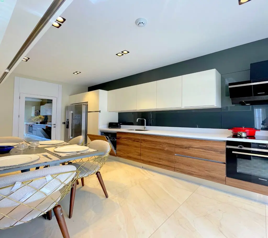 Fitted kitchen